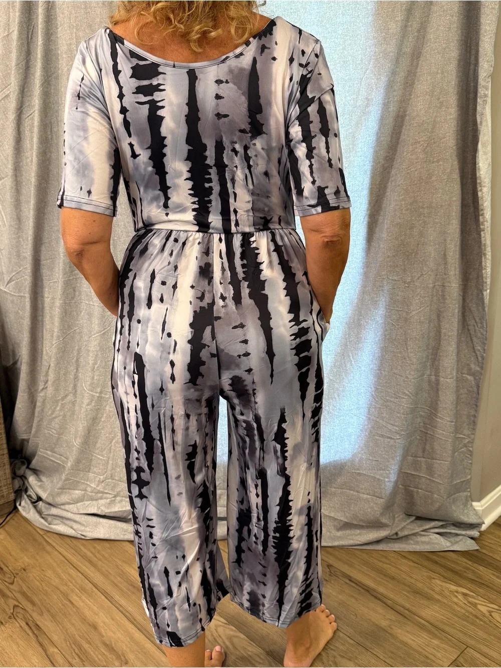 NWOT Small Black Grey Tie Dye V Neck Wide Leg Cropped Jumpsuit w/ Pockets Fall